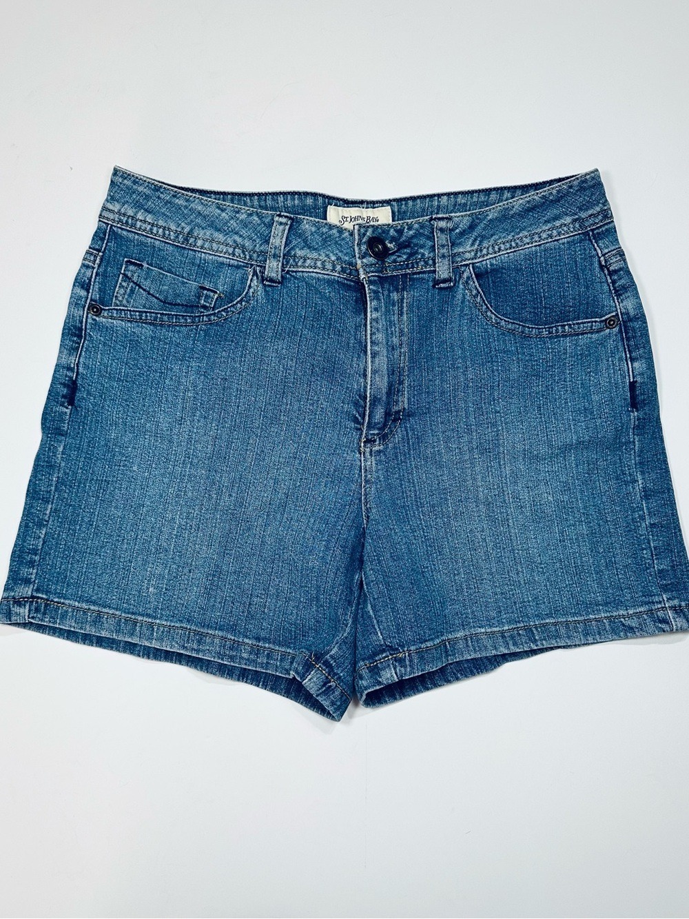 St. John’s Bay Stretch Denim Shorts Women’s Size 10 Blue Mid Rise Jean Shorts - Picture 2 of 11